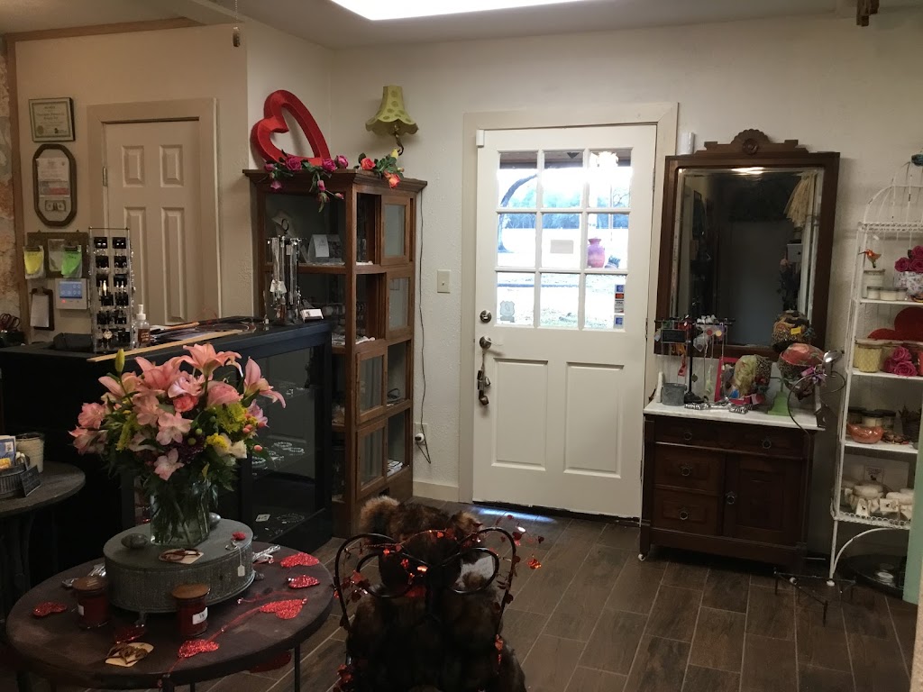 Plantiques Floral | 26121 Levi Ln, San Antonio, TX 78260, USA | Phone: (210) 284-0288 Plantiques Floral | 26121 Levi Ln, San Antonio, TX 78260, USA | Phone: (210) 284-0288