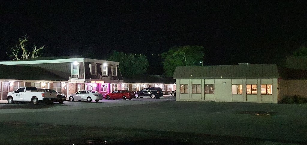 Country Club Inn and Suites | 737 Independence Ave, Fostoria, OH 44830, USA | Phone: (419) 701-7772