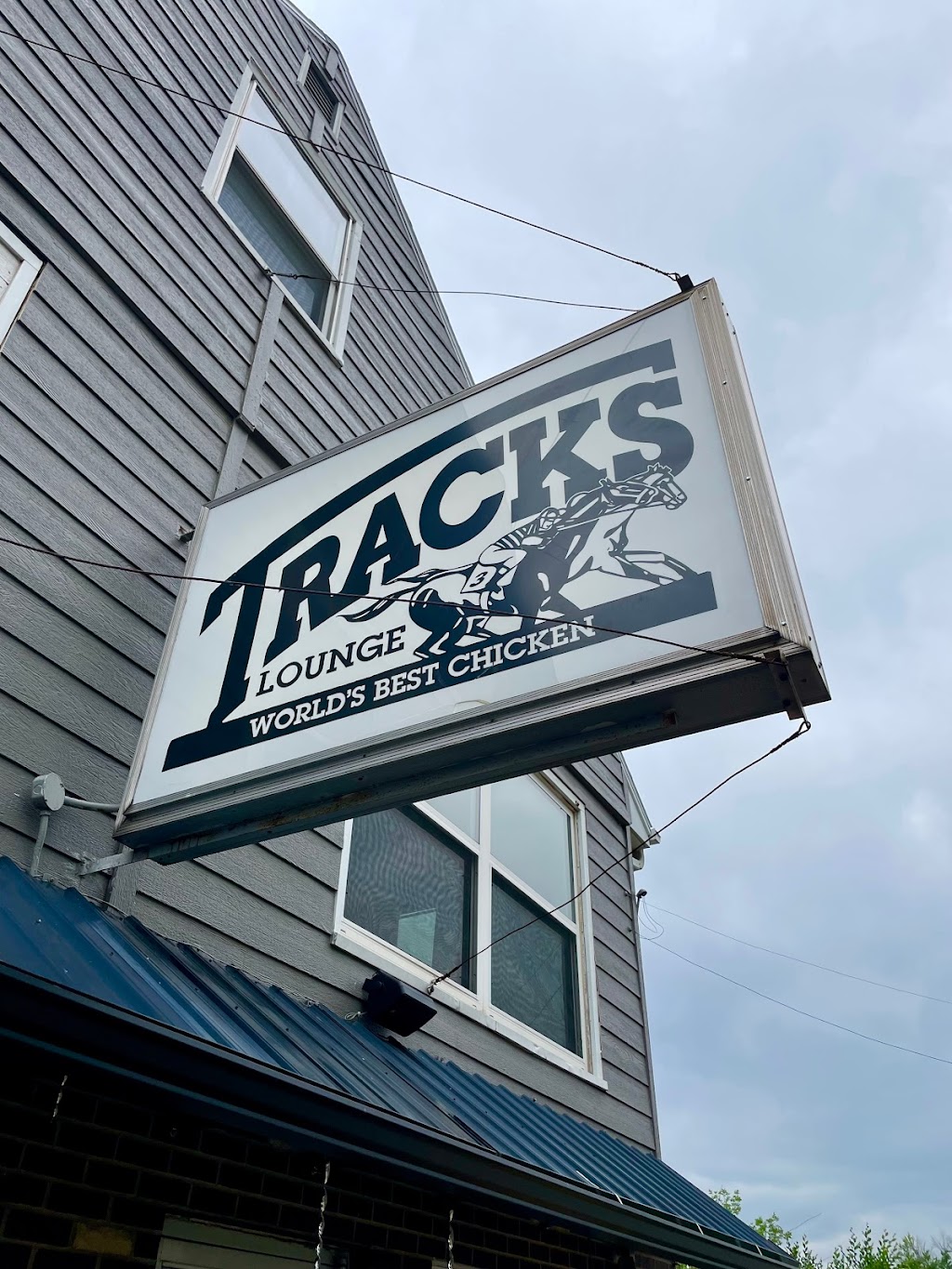 Tracks Lounge | 1506 S 60th St, Omaha, NE 68106, USA | Phone: (402) 905-0102