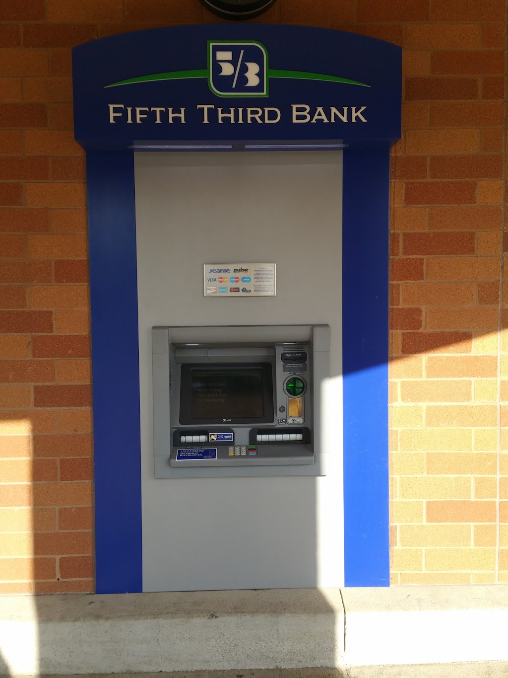 Fifth Third Bank & ATM | 824 Main St, Milford, OH 45150, USA | Phone: (513) 831-0500