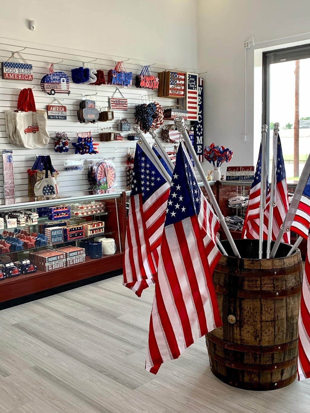 Symonds Flags and Poles | 250 W Airport Fwy, Irving, TX 75062, USA | Phone: (214) 596-1900