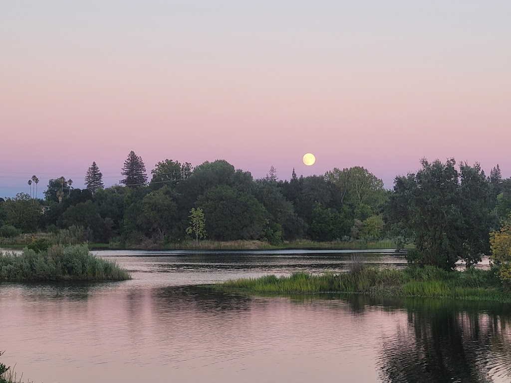 William B Pond Recreational Area | Carmichael, CA 95608, USA | Phone: (916) 875-7275