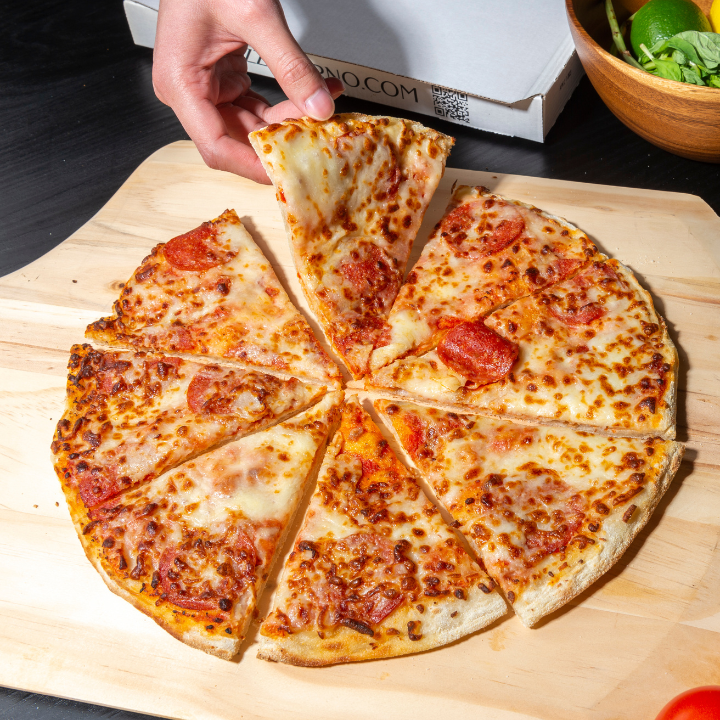 PizzaForno | 475 Unwin Ave, Toronto, ON M4M 3M2, Canada | Phone: (888) 652-0957