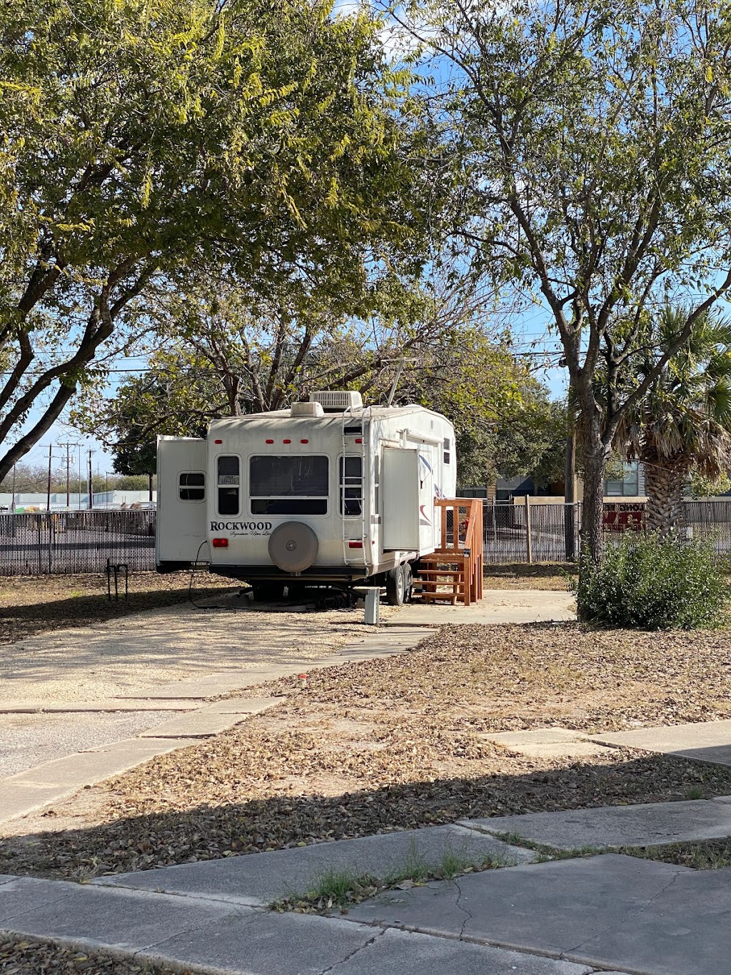 Roosevelt Mobile Home Park | 2343 Roosevelt Ave, San Antonio, TX 78210, USA | Phone: (210) 534-8215