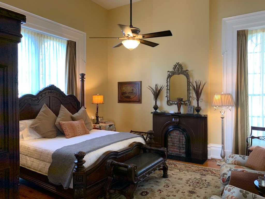 The Pepin Mansion Historic Bed & Breakfast | 1003 E Main St, New Albany, IN 47150, USA | Phone: (812) 725-9186