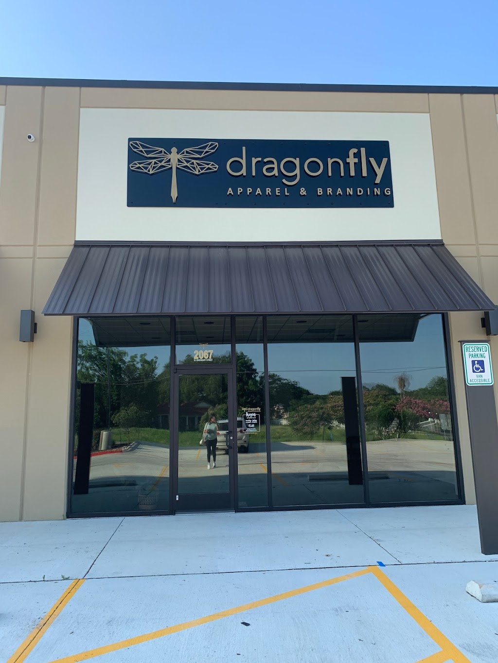 Dragonfly Apparel & Branding LLC | 2067 W Kingsbury St, Seguin, TX 78155, USA | Phone: (830) 549-5113