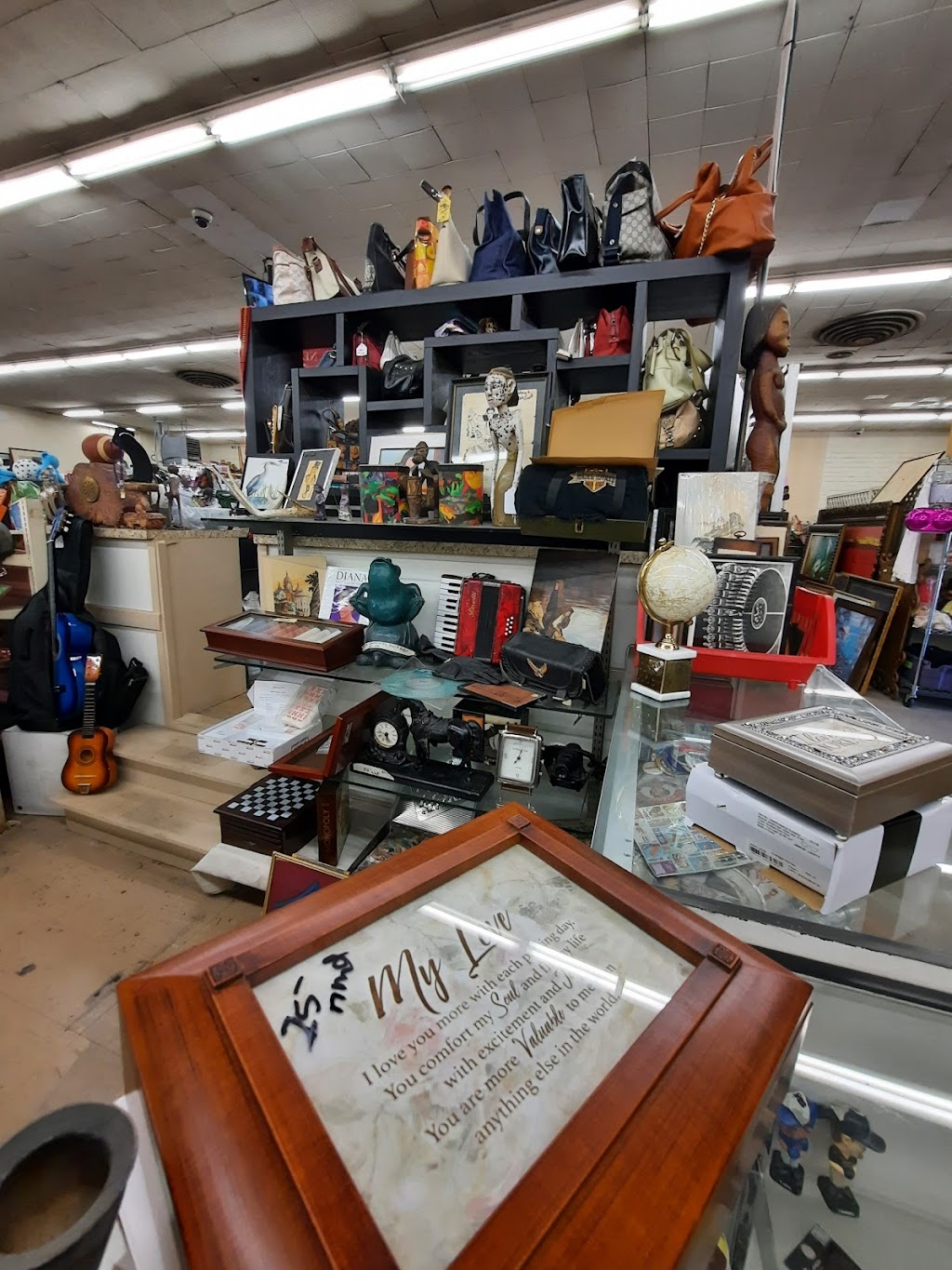 Ginas Bargain Thrift | 945 E Baseline St, San Bernardino, CA 92410, USA | Phone: (909) 384-0500