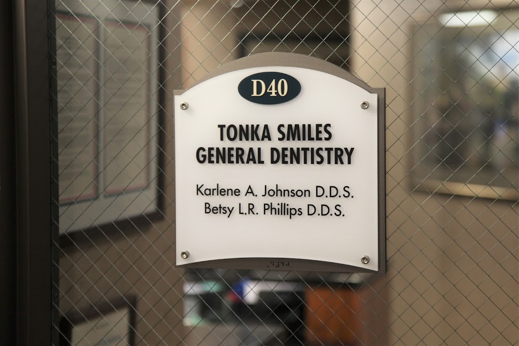 Tonka Smiles | 11601 Minnetonka Mills Rd d40, Minnetonka, MN 55305, USA | Phone: (952) 938-8533