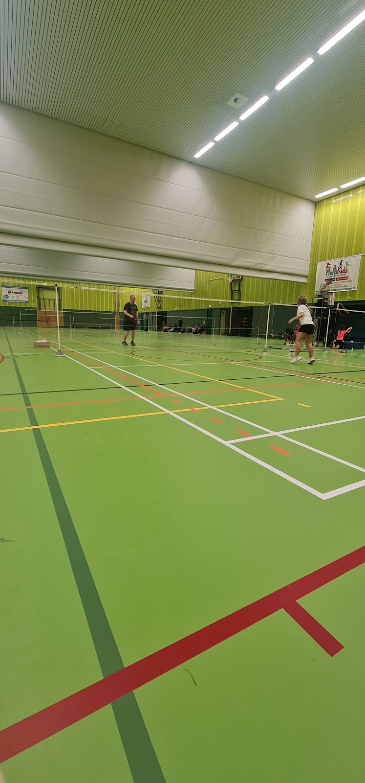 Badmintonvereniging Slotermeer | Rinus Michelslaan 26, 1061 MA Amsterdam, Netherlands | Phone: 06 28977685