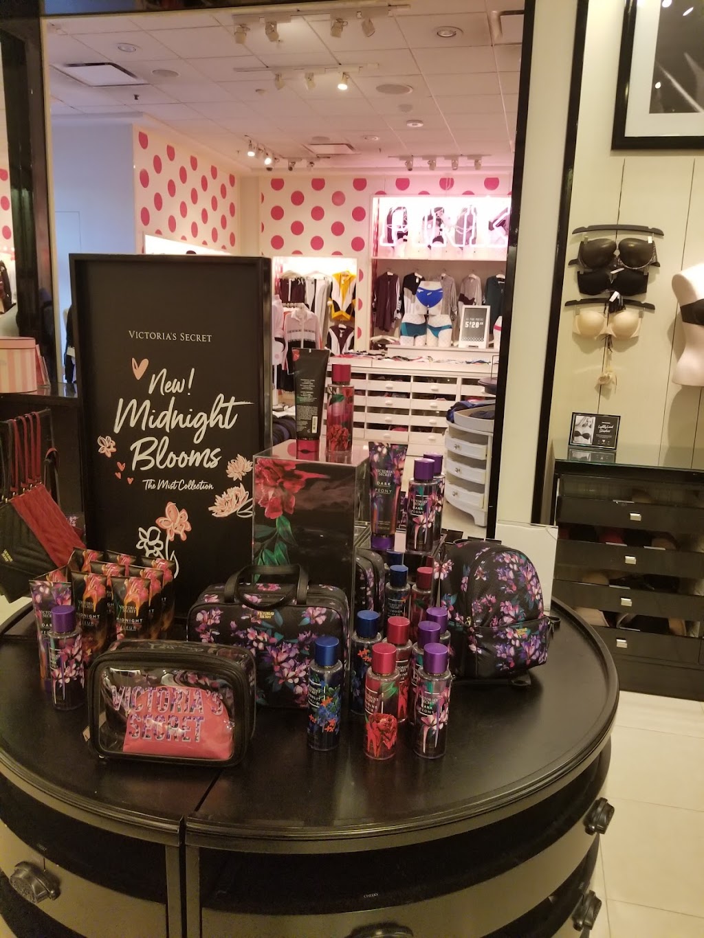 Victorias Secret & PINK | 4081 Waller Creek bldg-r 140, Highland Village, TX 75077, USA | Phone: (972) 317-3814