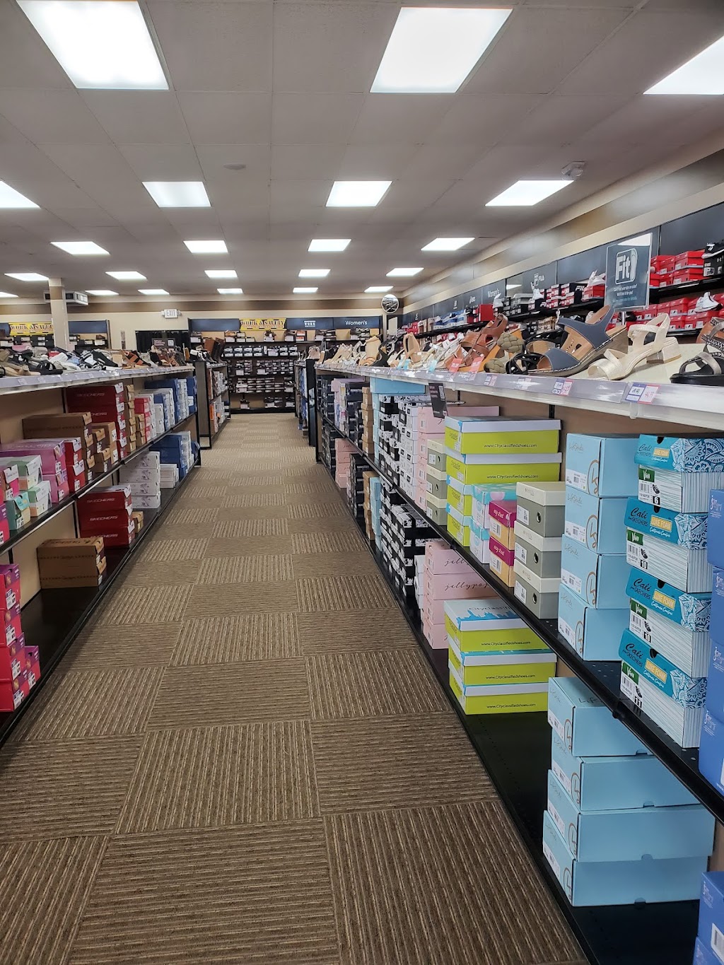 Shoe Sensation | 727 S. Centerville Rd, Plaza, Sturgis, MI 49091, USA | Phone: (785) 289-4494