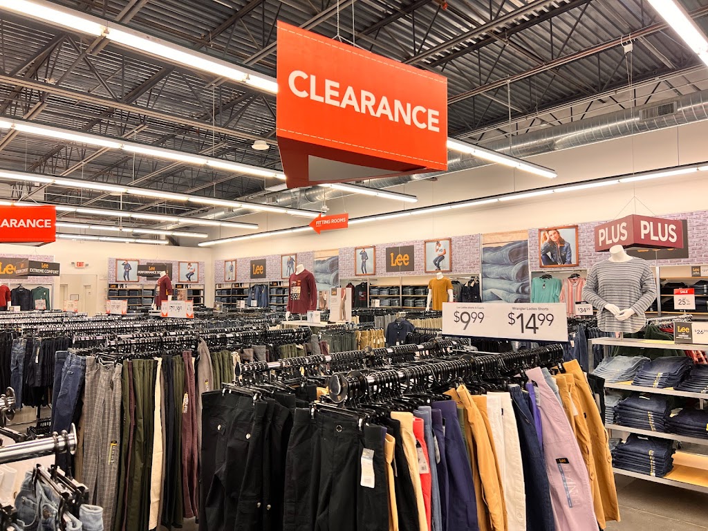 Lee Wrangler Clearance Center - 5205 Airways Blvd #200, Southaven, MS ...