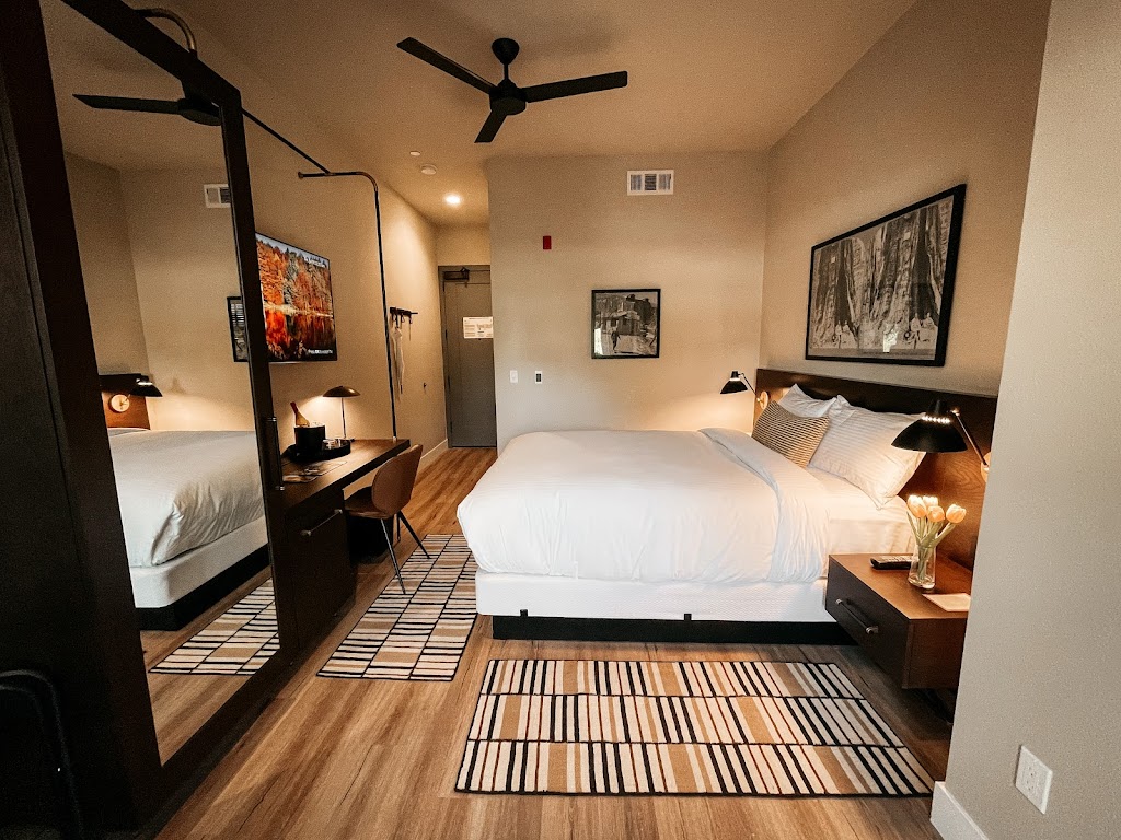 The Gateway Hotel | 101 Stone St, Copperopolis, CA 95228, USA | Phone: (209) 785-2500