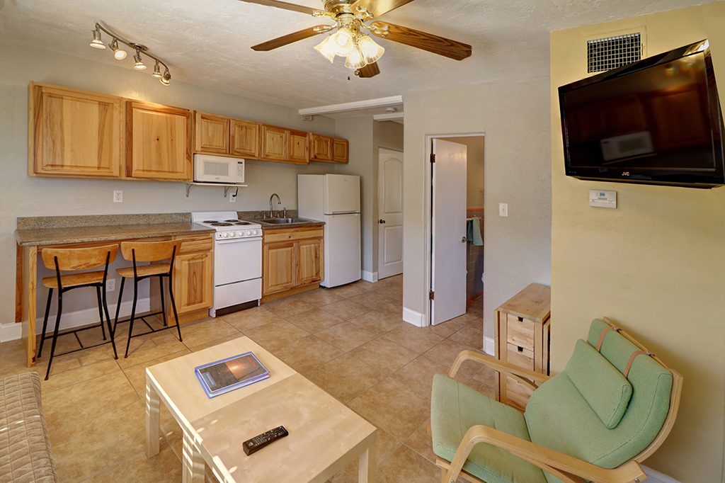 Blue Water Beach Rentals | 1506 Gulf Blvd, Indian Rocks Beach, FL 33785, USA | Phone: (727) 593-0066