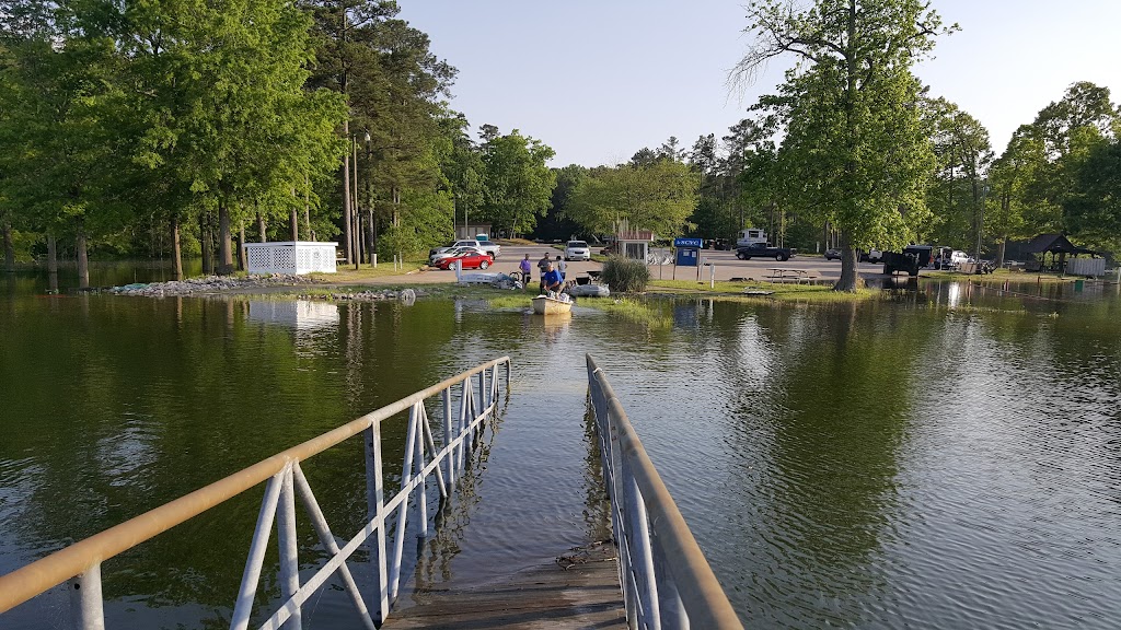 Steele Creek Marina & Campground | 1616 Townsville Landing Rd, Henderson, NC 27537, USA | Phone: (252) 492-1426