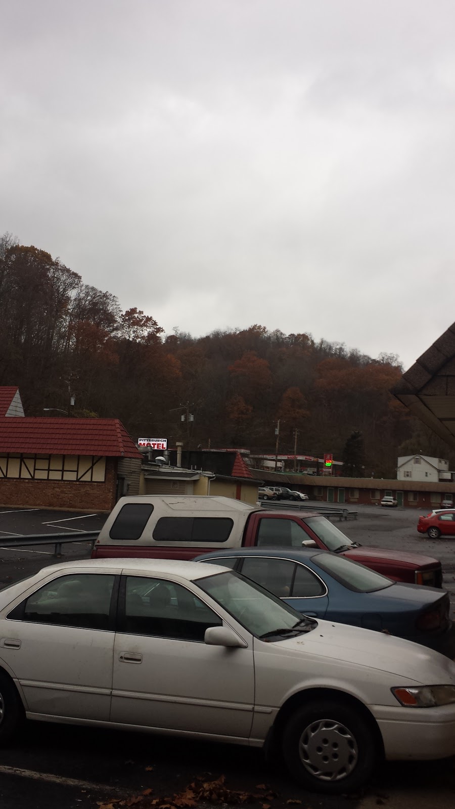 Pittsburgh Motel | 4270 Steubenville Pike, Pittsburgh, PA 15205, USA | Phone: (412) 922-2100