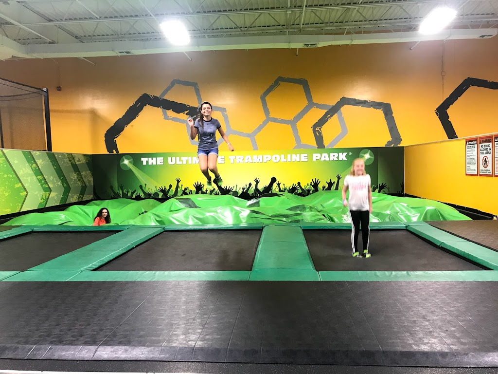 Rockin Jump Trampoline park | 5544 Atlanta Hwy, Montgomery, AL 36117, USA | Phone: (334) 239-2587