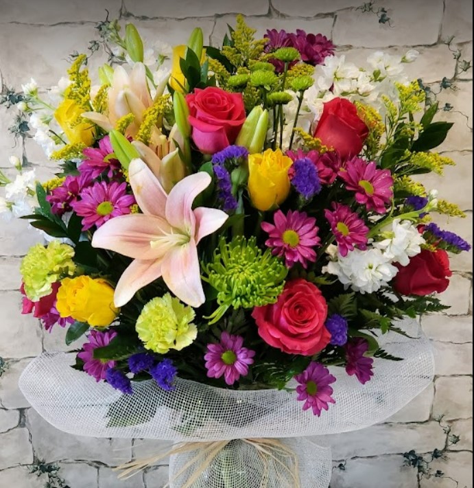 Dannys Flowers and Gifts - Livonia | 37132 Six Mile Rd, Livonia, MI 48152, USA | Phone: (734) 744-5044