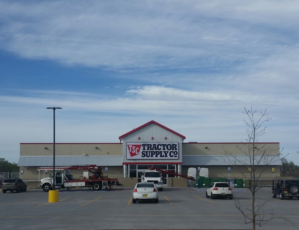 Tractor Supply Co. | 49 I-25 Bypass, Belen, NM 87002 | Phone: (505) 864-6449