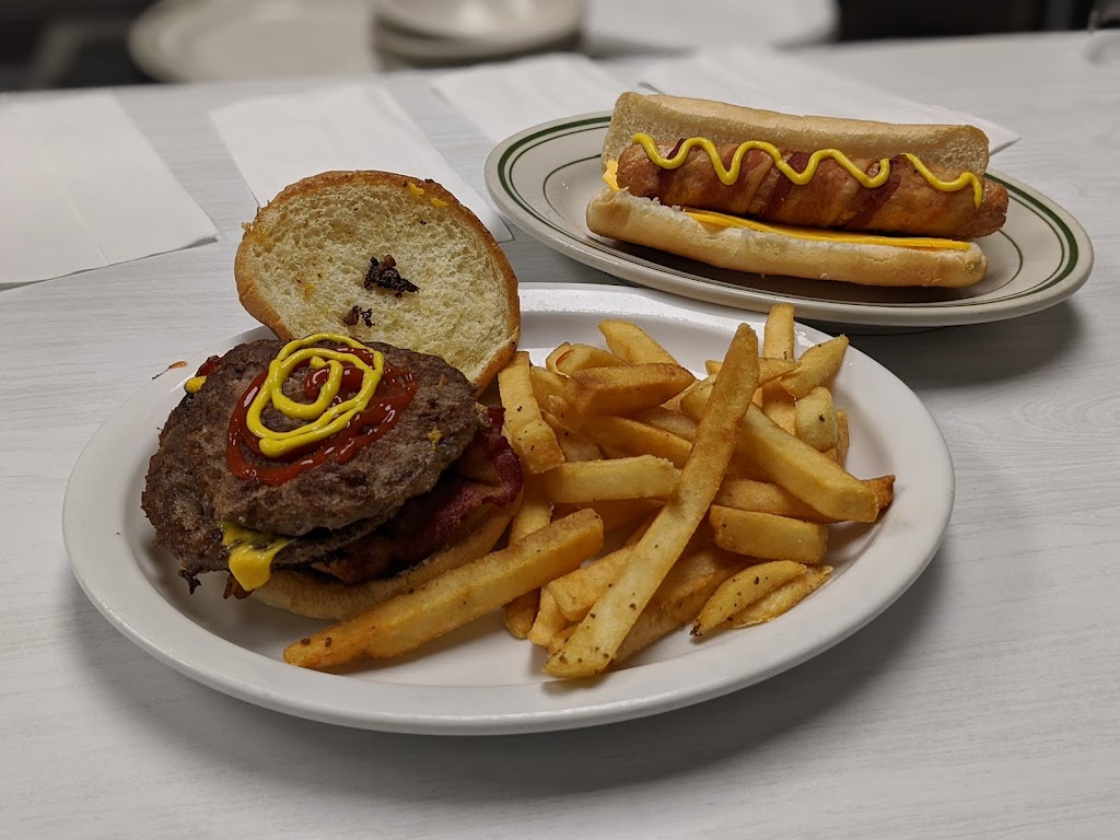 Carters Hamburgers - restaurant  | Photo 2 of 10 | Address: 22990 W Outer Dr, Dearborn, MI 48124, USA | Phone: (313) 277-9033