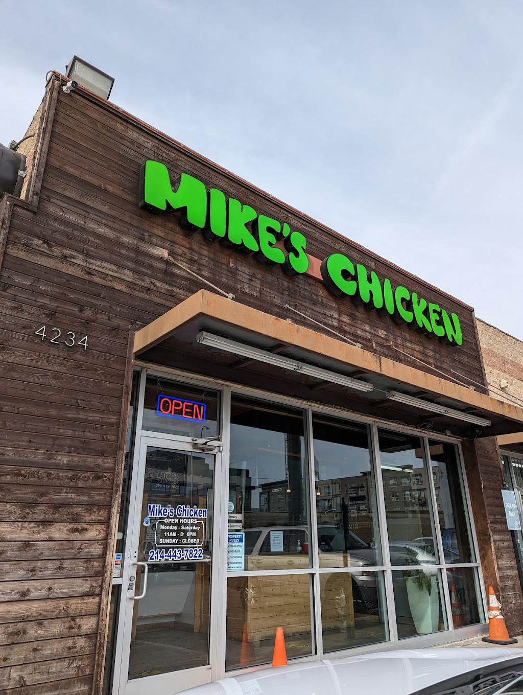 Mikes Chicken | 4234 Maple Ave, Dallas, TX 75219, USA | Phone: (214) 443-7822