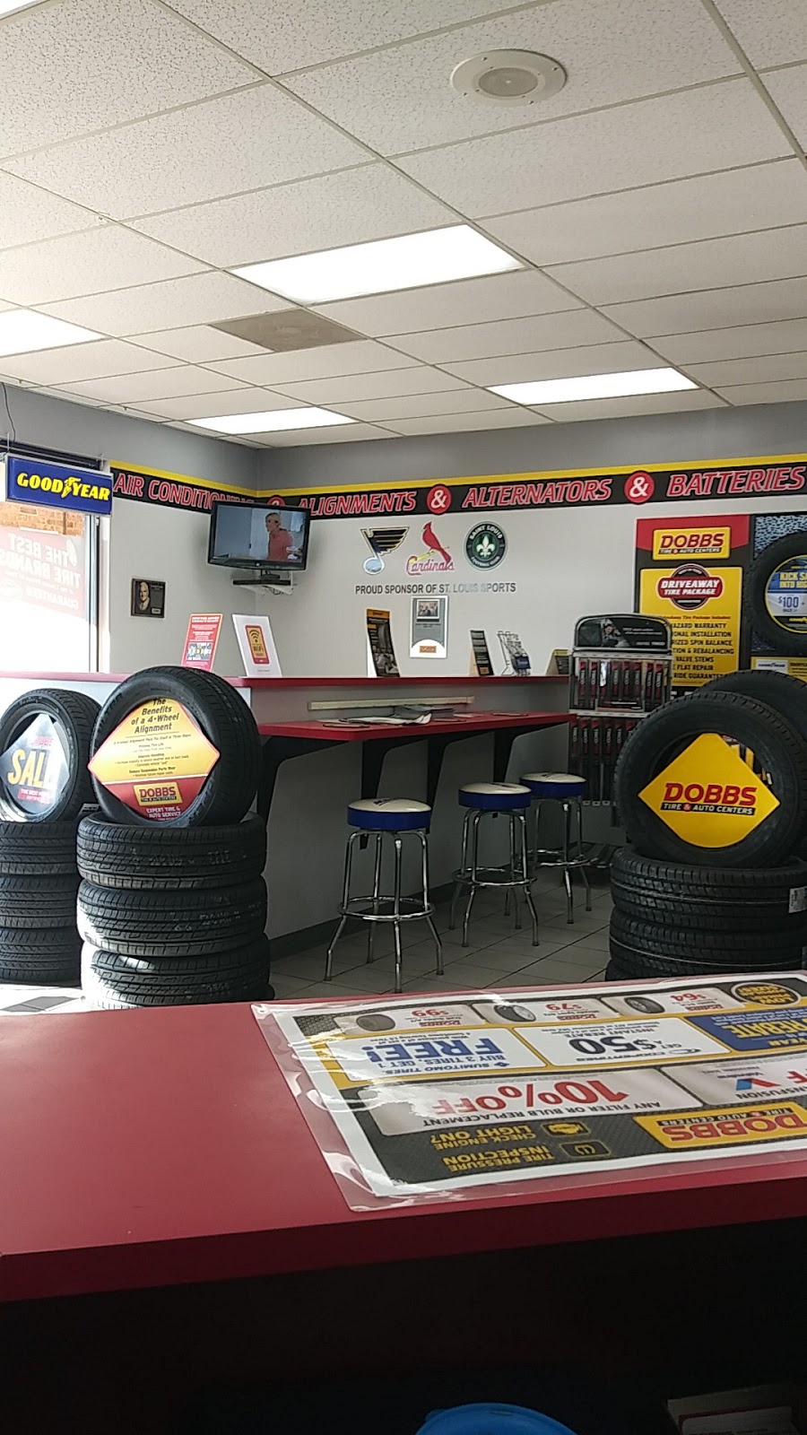 Dobbs Tire & Auto Centers Country Club | 1652 Country Club Plaza Dr, St Charles, MO 63303 | Phone: (636) 946-1200