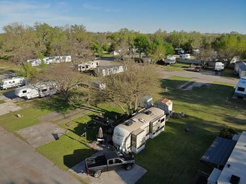Holliday Outt RV Park 55 Plus | 604 N Mustang Plant Rd, Oklahoma City, OK 73127 | Phone: (405) 470-1614