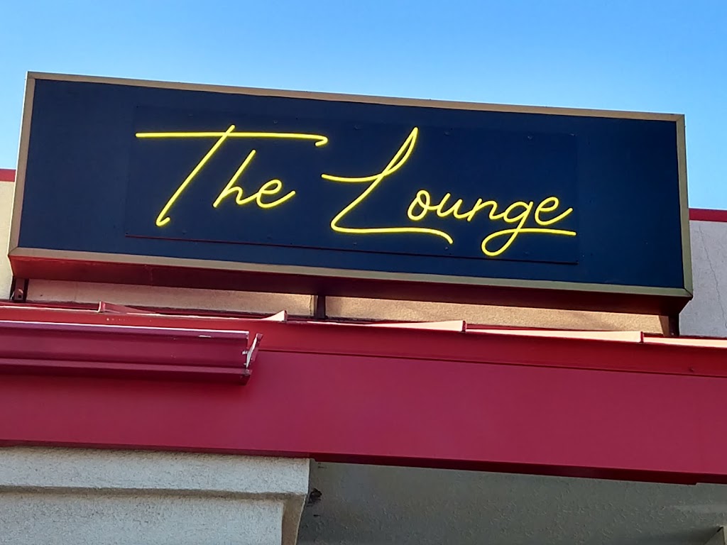 The Lounge In the Village | 3440 W Carefree Cir, Colorado Springs, CO 80917, USA | Phone: (719) 550-9721