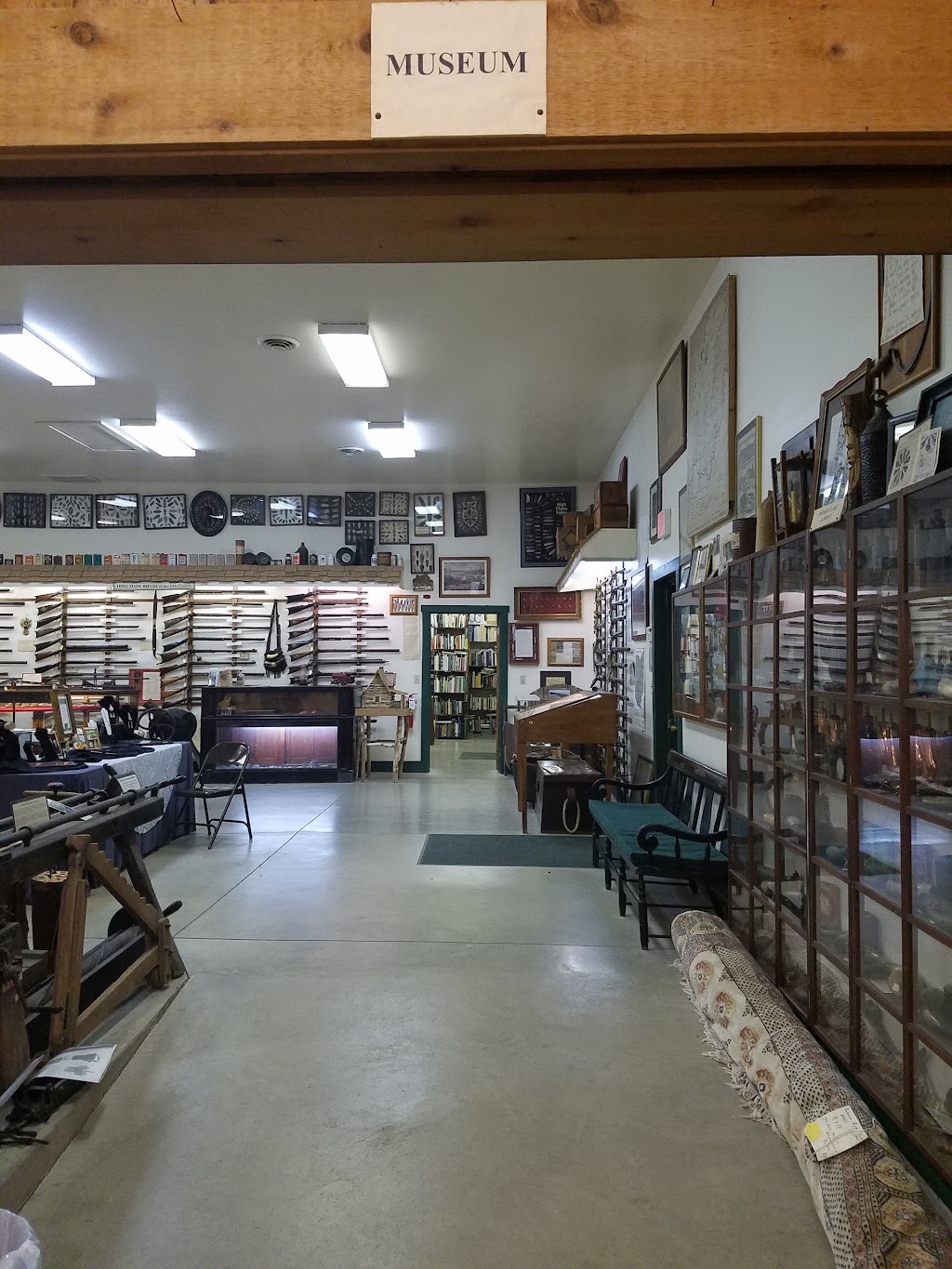 Log Cabin Sport Shop | 8010 Lafayette Rd, Lodi, OH 44254, USA | Phone: (330) 948-1082