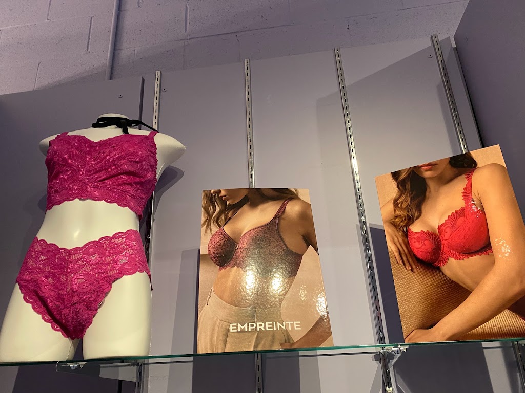 Underpinnings Lingerie | 9414 Norton Commons Blvd #101, Prospect, KY 40059, USA | Phone: (502) 333-0370