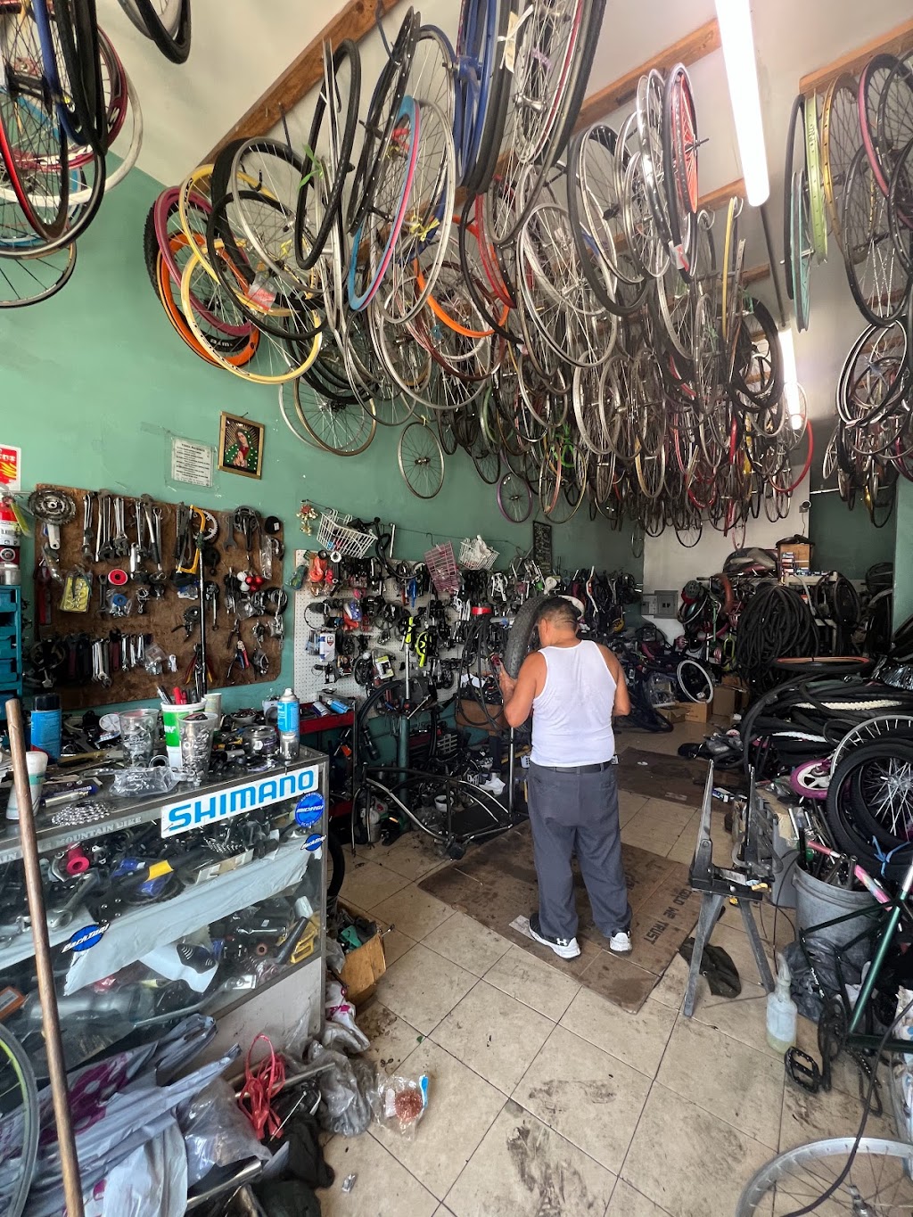 D.C. BIKE SHOP | 3206 S Central Ave, Los Angeles, CA 90011, USA | Phone: (323) 809-7366