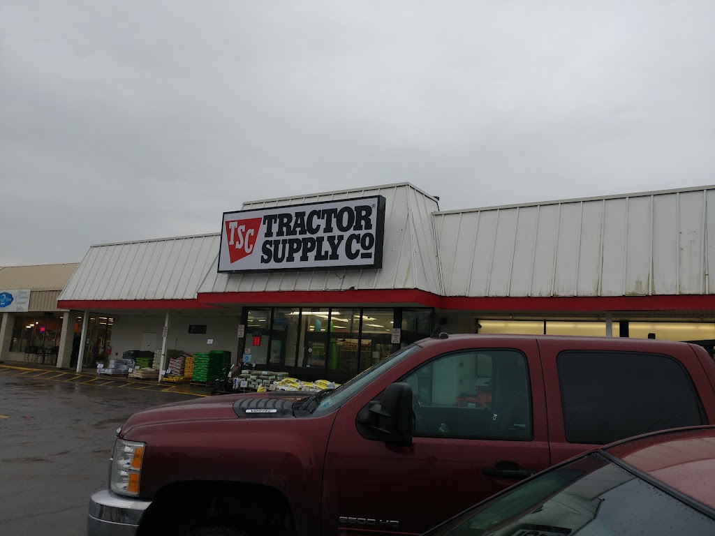 Tractor Supply Co. | 13059 Broadway, Alden, NY 14004, USA | Phone: (716) 937-6106