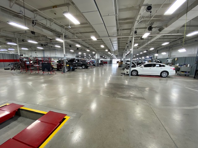 Oxmoor Collision Repair Center | 11505 Electron Dr, Louisville, KY 40299 | Phone: (502) 423-3980