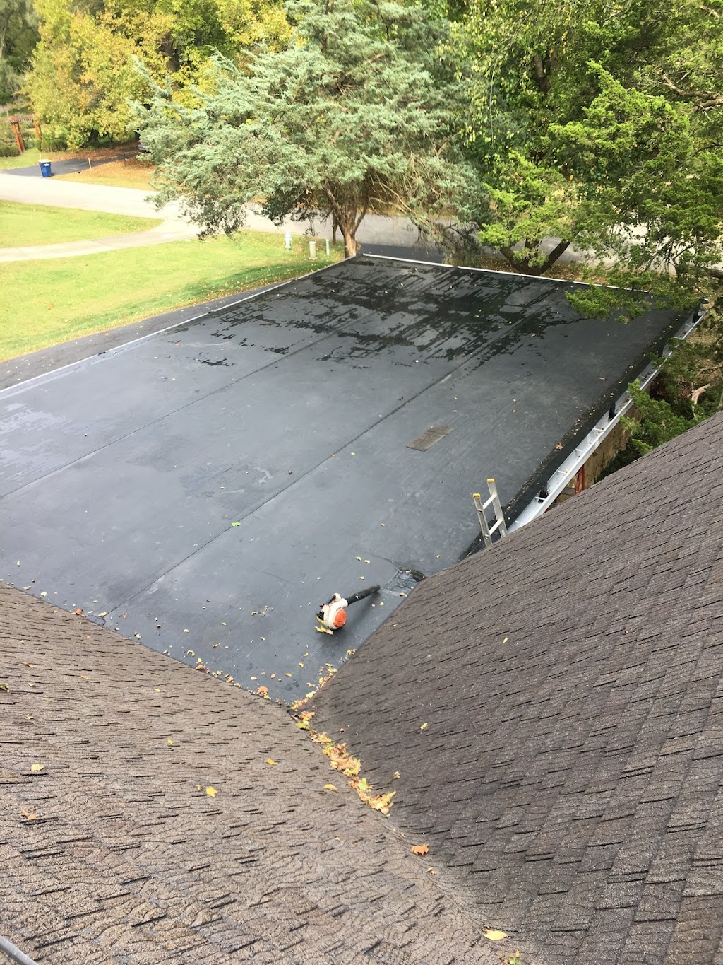 R W Roof Systems Inc | 3629 W 10th St, Indianapolis, IN 46222, USA | Phone: (317) 685-1040