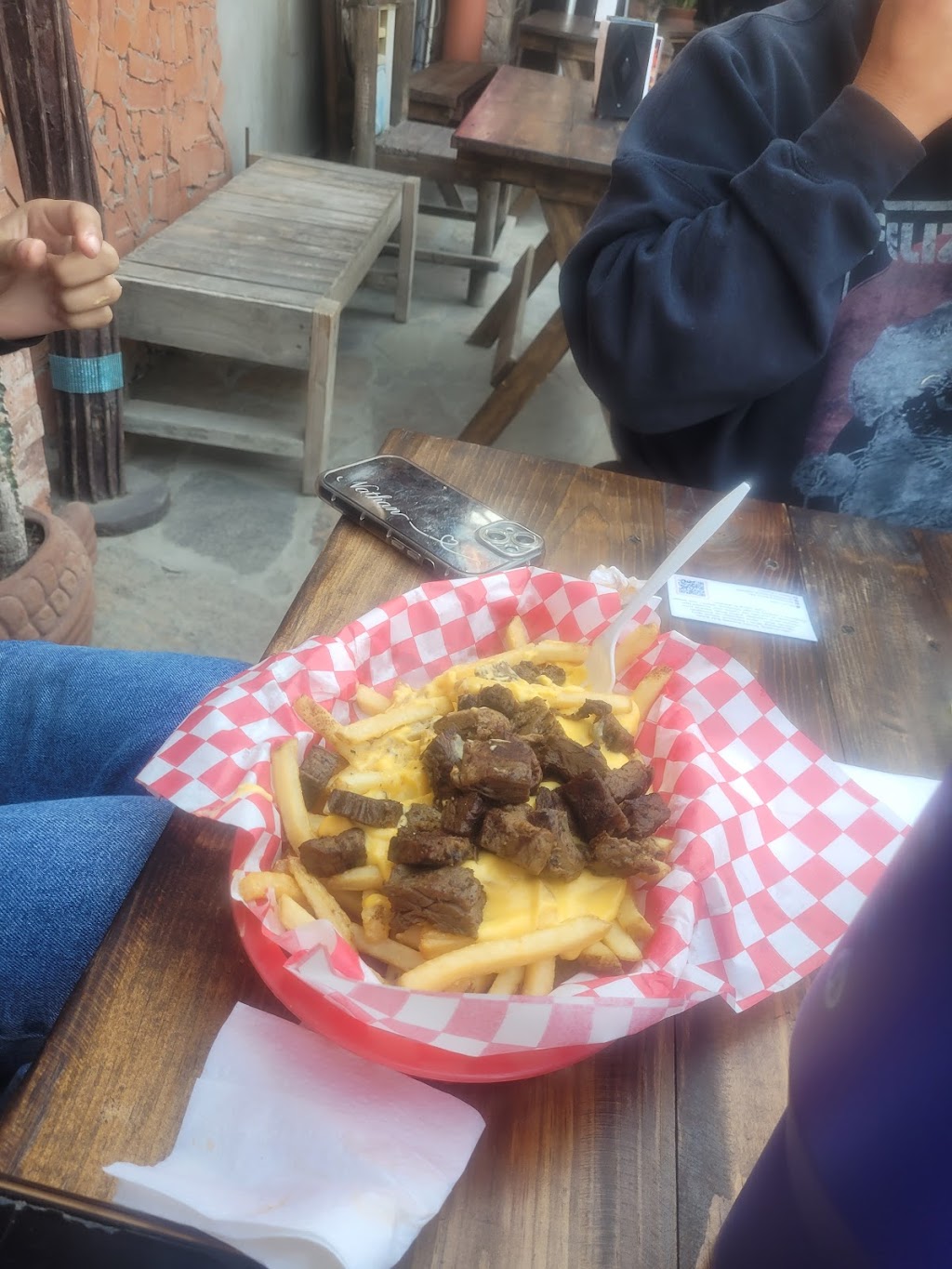 Tommys Burger | CALLE BENITO JUAREZ 64 ESQUINA. AV. EMILIANO ZAPATA PRIMO TAPIA PARTE, C. Benito Juarez 64, El Paraíso, 22740 Primo Tapia, B.C., Mexico | Phone: 661 112 5514