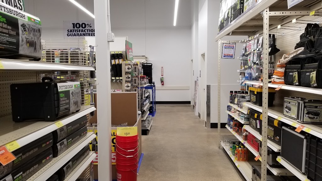 Harbor Freight Tools | 1663 W Henderson St Suite 4, Cleburne, TX 76033, USA | Phone: (817) 774-4111