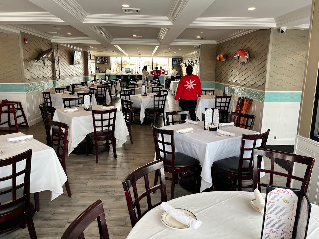 Peters Clam Bar | 600 Long Beach Rd, Island Park, NY 11558, USA | Phone: (516) 432-0505