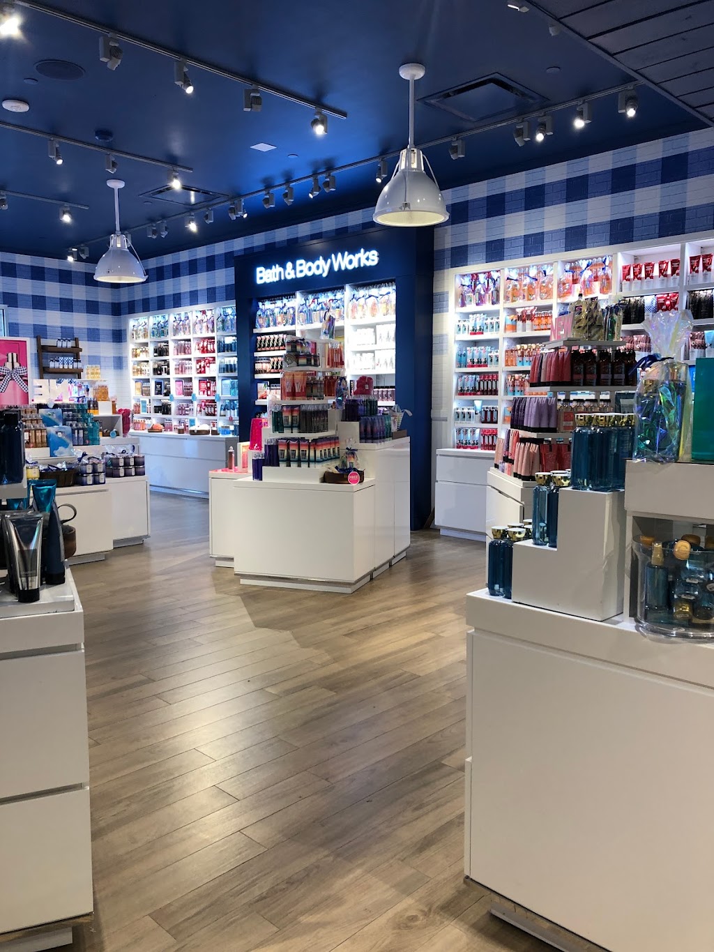 Bath & Body Works | 1701 Shoal Creek, Highland Village, TX 75077, USA | Phone: (972) 966-0314