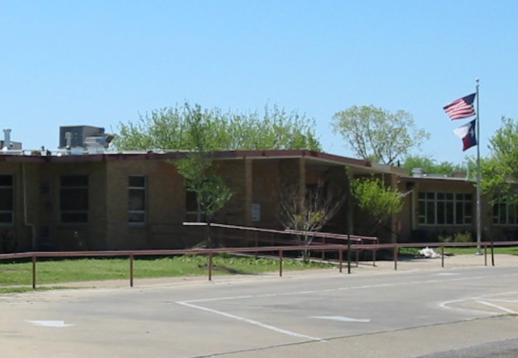 Lee Elementary School | 1600 Carlisle St, Irving, TX 75062, USA | Phone: (972) 600-7800