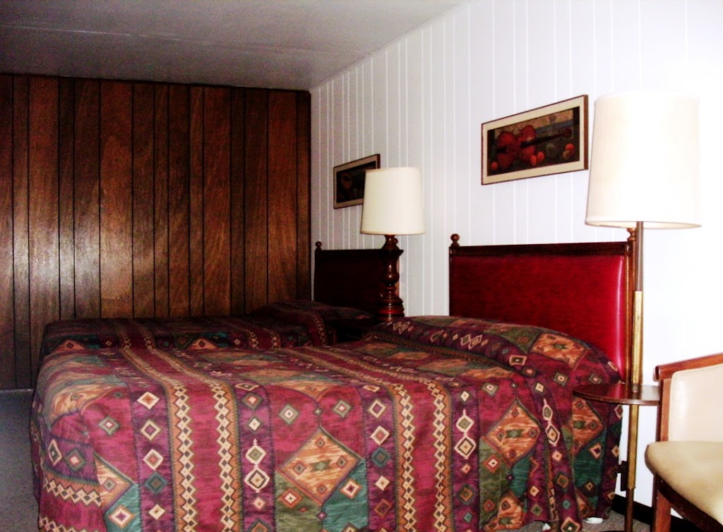 Country Manor Motel | 4168 PA-66, Apollo, PA 15613, USA | Phone: (724) 727-3431