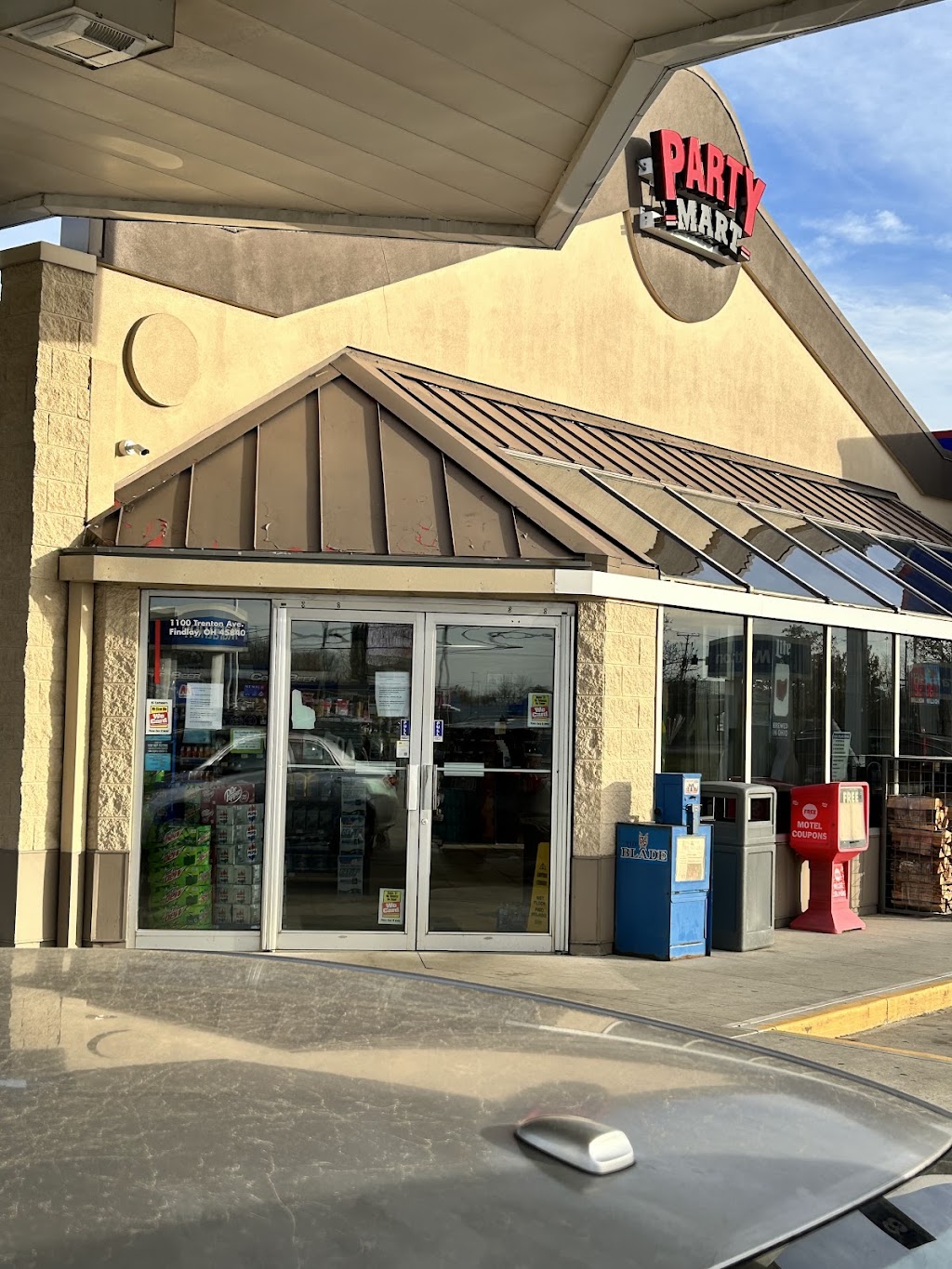 Party Mart | 1100 W Trenton Ave, Findlay, OH 45840, USA | Phone: (419) 425-3301