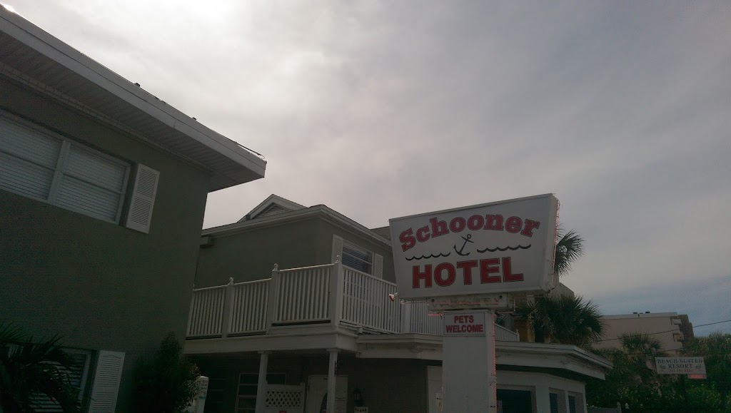 Schooner Hotel | 14500 Gulf Blvd, Madeira Beach, FL 33708, USA | Phone: (727) 392-5167