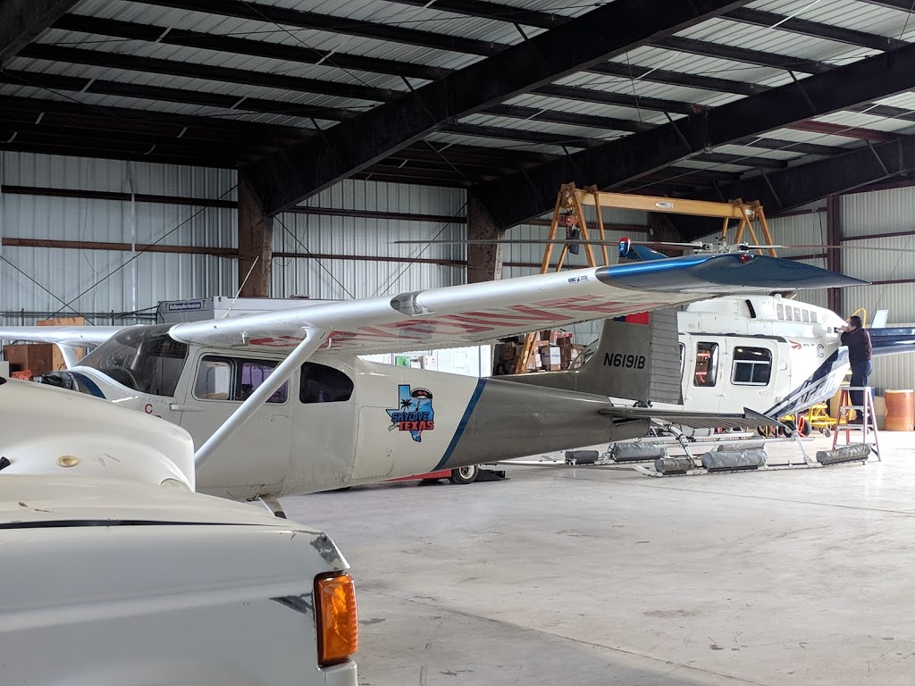 Aransas County Airport | 421 John D Wendell Rd, Rockport, TX 78382, USA | Phone: (361) 790-0141