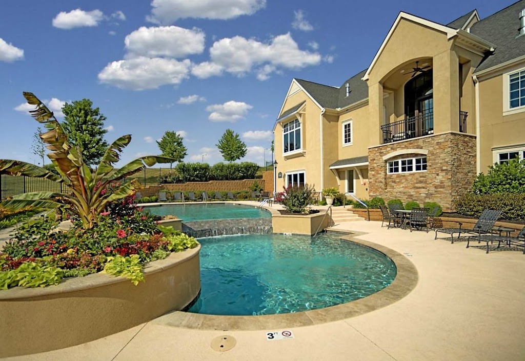 Mansions at Canyon Creek Apartments - Lenexa, KS | 9550 Zarda Dr, Lenexa, KS 66227, USA | Phone: (913) 764-2900