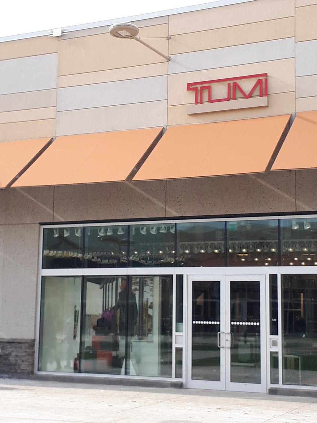 TUMI Outlet Store - Outlet Collection at Niagara | 300 Taylor Rd CRU 729 Unit Cru 729, Niagara-on-the-Lake, ON L0S 1J0, Canada | Phone: (905) 704-0780