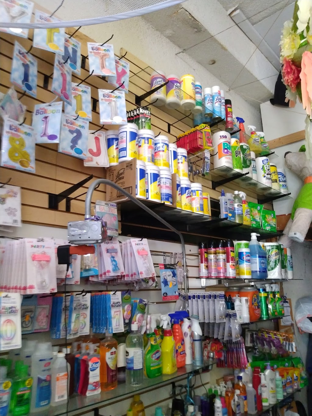 Princess Party Supplies | 2805 W Vernon Ave, Los Angeles, CA 90008, USA | Phone: (323) 299-0217