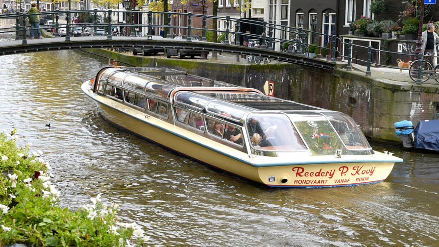 Rederij P. Kooij canal boat tours | Oude Turfmarkt 125, 1012 GC Amsterdam, Netherlands | Phone: 020 623 3810