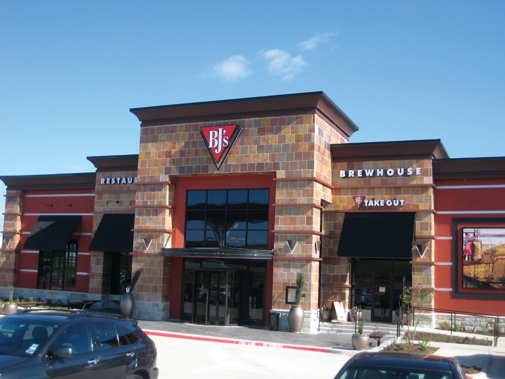 BJs Restaurant & Brewhouse | 952 NE Loop 820, Hurst, TX 76053, USA | Phone: (817) 595-3705