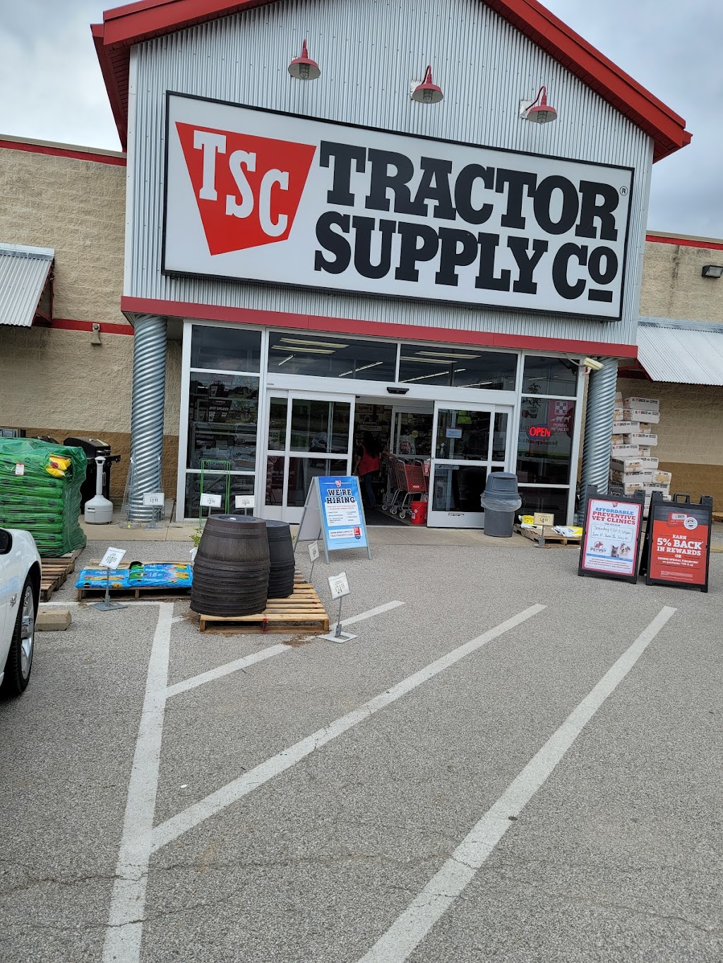 Tractor Supply Co. | 1570 IL-15, Belleville, IL 62221, USA | Phone: (618) 355-9512