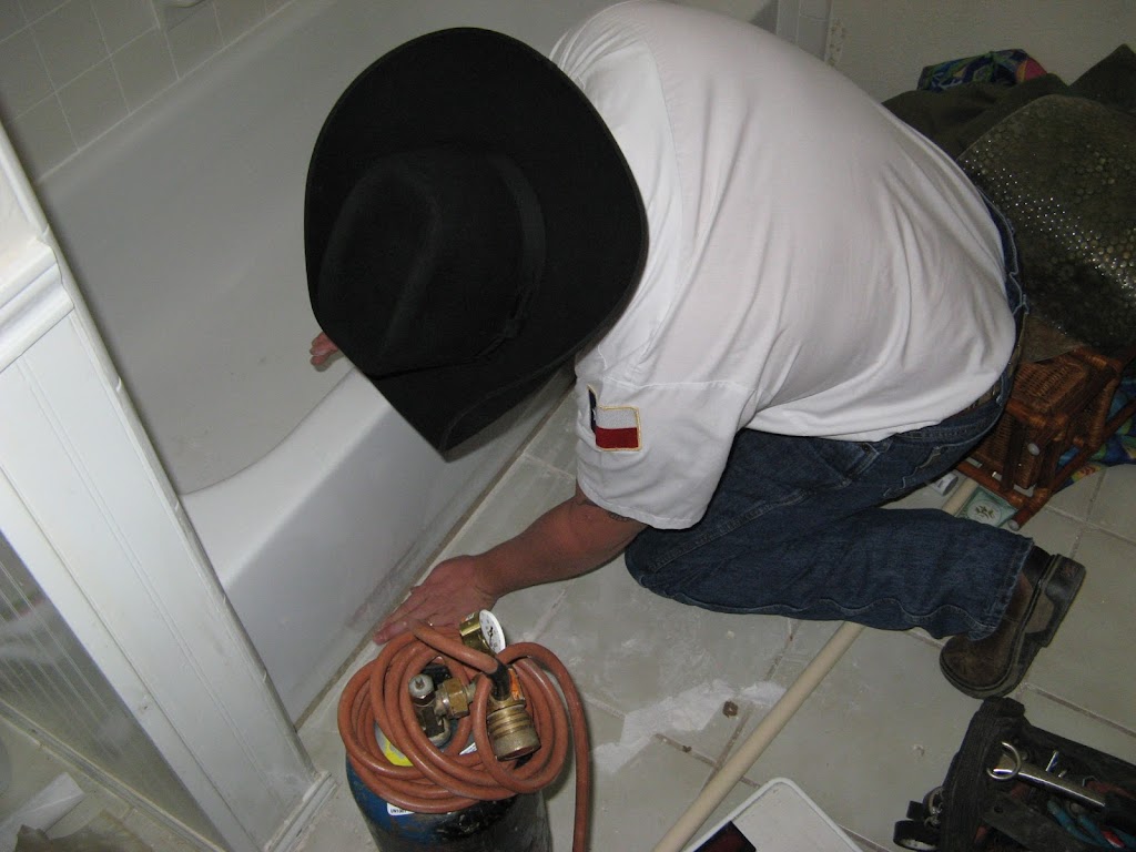 Mullins Plumbing | 121 N Magnolia St, Crowley, TX 76036 | Phone: (817) 297-2511